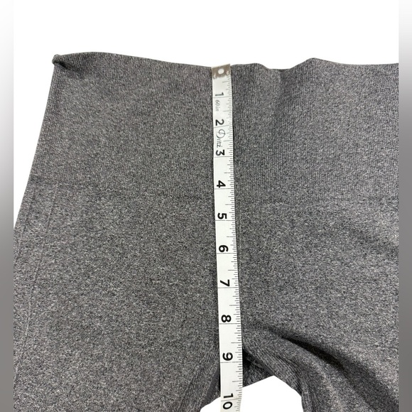 Bundle of 2 Cropped Leggings SzSm Black Gray Rouched Side Hem - Picture 9 of 14